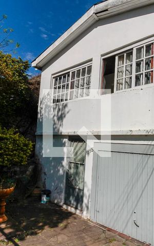 Casa à venda com 160m², 3 quartos e sem vaga Casa à venda com 160m², 3 quartos e sem vagaFachada