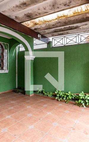 Casa à venda com 205m², 3 quartos e 2 vagas Casa à venda com 205m², 3 quartos e 2 vagasGaragem