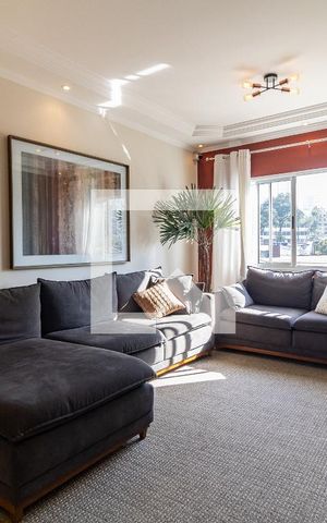 Casa à venda com 149m², 3 quartos e 2 vagas Casa à venda com 149m², 3 quartos e 2 vagasSala
