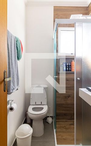 Casa à venda com 149m², 3 quartos e 2 vagas Casa à venda com 149m², 3 quartos e 2 vagasBanheiro Social