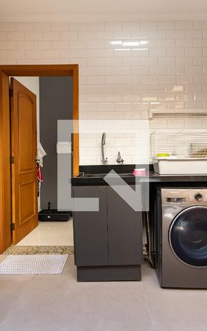 Casa à venda com 149m², 3 quartos e 2 vagas Casa à venda com 149m², 3 quartos e 2 vagasLavanderia