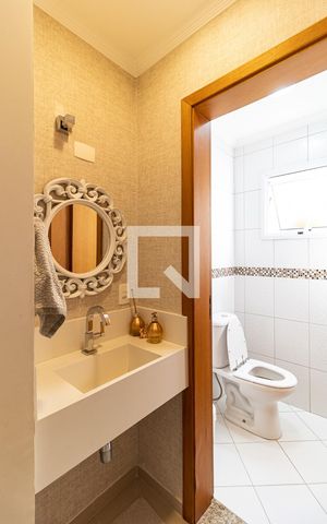 Casa à venda com 149m², 3 quartos e 2 vagas Casa à venda com 149m², 3 quartos e 2 vagasLavabo