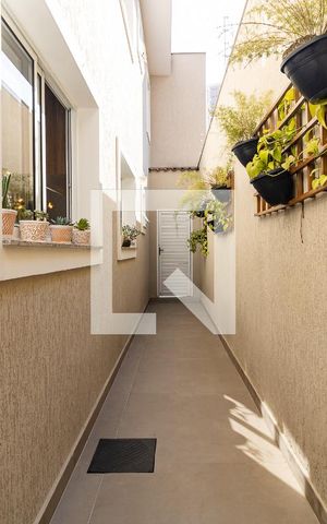 Casa à venda com 149m², 3 quartos e 2 vagas Casa à venda com 149m², 3 quartos e 2 vagasCorredor Lateral
