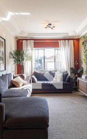 Casa à venda com 149m², 3 quartos e 2 vagas Casa à venda com 149m², 3 quartos e 2 vagasSala