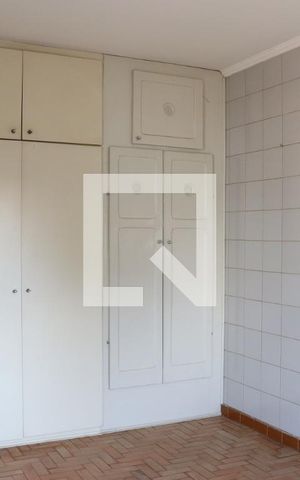 Casa à venda com 289m², 3 quartos e 2 vagas Casa à venda com 289m², 3 quartos e 2 vagasQuarto 3 - Suíte