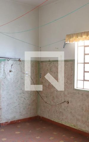 Casa à venda com 289m², 3 quartos e 2 vagas Casa à venda com 289m², 3 quartos e 2 vagasQuarto de sérvico