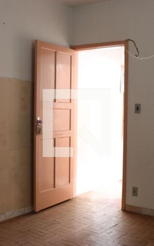 Casa à venda com 289m², 3 quartos e 2 vagas Casa à venda com 289m², 3 quartos e 2 vagasQuarto de serviço