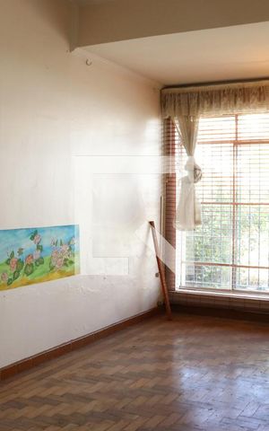 Casa à venda com 289m², 3 quartos e 2 vagas Casa à venda com 289m², 3 quartos e 2 vagasSala