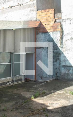 Casa para alugar com 500m², 4 quartos e 3 vagas Casa para alugar com 500m², 4 quartos e 3 vagasQuintal