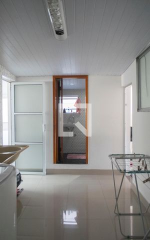 Casa para alugar com 500m², 4 quartos e 3 vagas Casa para alugar com 500m², 4 quartos e 3 vagasÁrea de Serviço