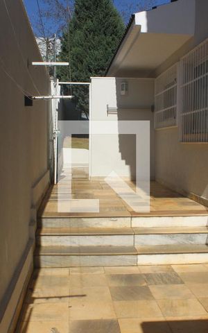 Casa à venda com 360m², 4 quartos e 4 vagasÁrea Comum