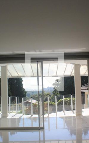 Casa à venda com 360m², 4 quartos e 4 vagasSala