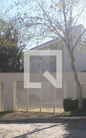 Casa à venda com 360m², 4 quartos e 4 vagasFachada