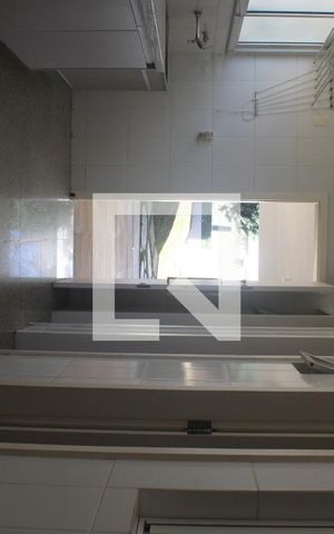 Casa à venda com 360m², 4 quartos e 4 vagasDetalhe Corredor