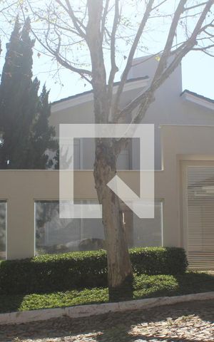 Casa à venda com 360m², 4 quartos e 4 vagasFachada