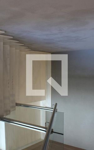Casa à venda com 360m², 4 quartos e 4 vagasEscada
