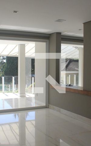 Casa à venda com 360m², 4 quartos e 4 vagasSala