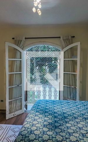 Casa de condomínio à venda com 240m², 3 quartos e 2 vagas Casa de condomínio à venda com 240m², 3 quartos e 2 vagasQuarto 1 Suite
