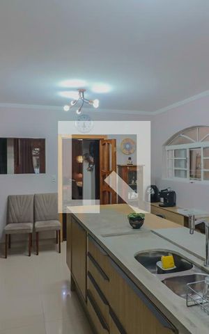 Casa de condomínio à venda com 240m², 3 quartos e 2 vagas Casa de condomínio à venda com 240m², 3 quartos e 2 vagasCozinha