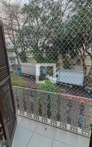 Casa de condomínio à venda com 240m², 3 quartos e 2 vagas Casa de condomínio à venda com 240m², 3 quartos e 2 vagasQuarto 1 Suite