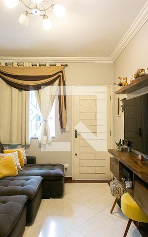 Casa de condomínio à venda com 88m², 3 quartos e 2 vagas Casa de condomínio à venda com 88m², 3 quartos e 2 vagasSala
