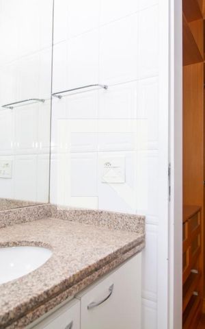Apartamento para alugar com 70m², 2 quartos e 1 vagaBanheiro da suíte