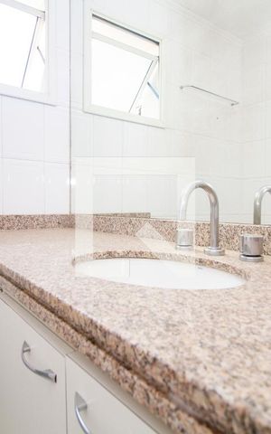 Apartamento para alugar com 70m², 2 quartos e 1 vagaBanheiro da suíte