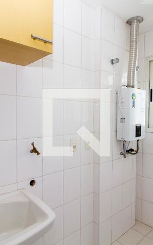 Apartamento para alugar com 70m², 2 quartos e 1 vagaÁrea de Serviço
