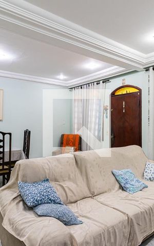 Casa à venda com 178m², 3 quartos e 2 vagasSala