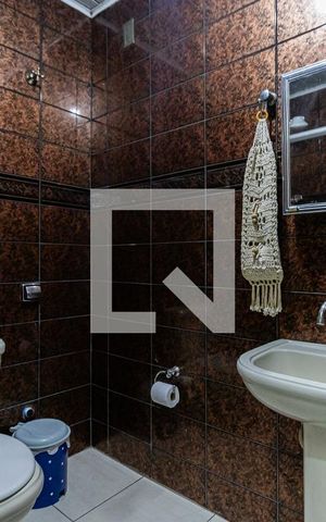 Casa à venda com 178m², 3 quartos e 2 vagasBanheiro Social