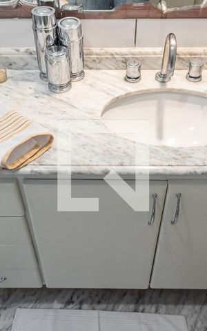 Casa à venda com 210m², 3 quartos e 2 vagas Casa à venda com 210m², 3 quartos e 2 vagasBanheiro