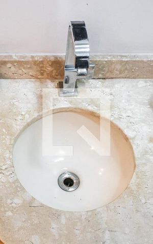 Casa à venda com 210m², 3 quartos e 2 vagas Casa à venda com 210m², 3 quartos e 2 vagasLavabo