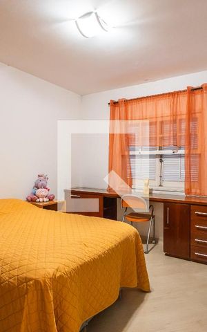 Casa à venda com 210m², 3 quartos e 2 vagas Casa à venda com 210m², 3 quartos e 2 vagasQuarto 2