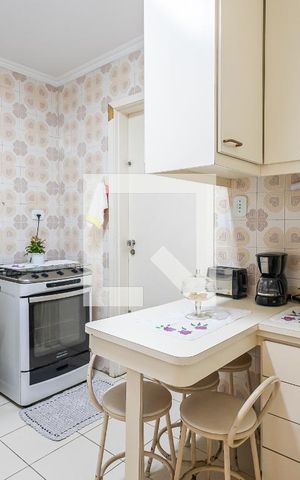 Casa à venda com 210m², 3 quartos e 2 vagas Casa à venda com 210m², 3 quartos e 2 vagasCozinha