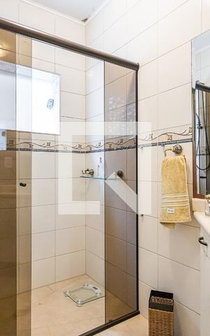 Casa à venda com 210m², 3 quartos e 2 vagas Casa à venda com 210m², 3 quartos e 2 vagasBanheiro da Suíte