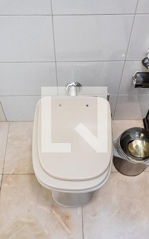 Casa à venda com 210m², 3 quartos e 2 vagas Casa à venda com 210m², 3 quartos e 2 vagasBanheiro da Suíte