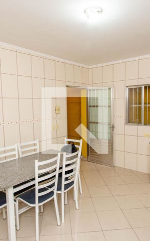 Casa à venda com 150m², 3 quartos e 3 vagas Casa à venda com 150m², 3 quartos e 3 vagasCozinha Casa 3