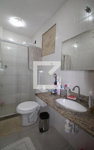 Casa de condomínio à venda com 360m², 4 quartos e 4 vagasBanheiro 2
