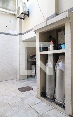 Casa de condomínio à venda com 360m², 4 quartos e 4 vagasQuintal