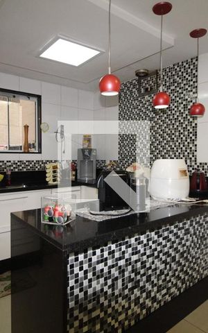 Casa de condomínio à venda com 360m², 4 quartos e 4 vagasCozinha