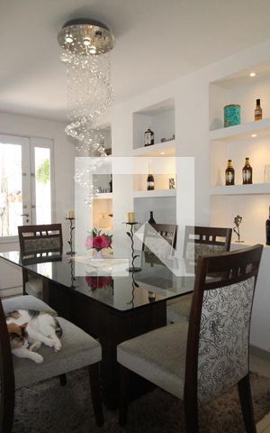 Casa de condomínio à venda com 360m², 4 quartos e 4 vagasSala de Jantar