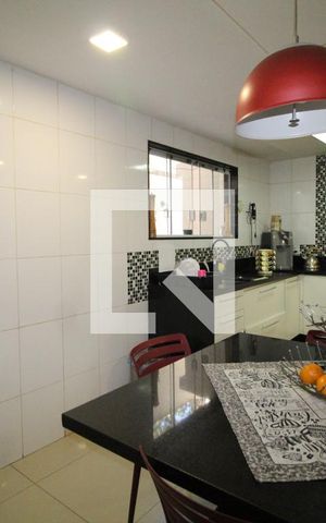 Casa de condomínio à venda com 360m², 4 quartos e 4 vagasCozinha