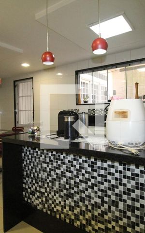 Casa de condomínio à venda com 360m², 4 quartos e 4 vagasCozinha