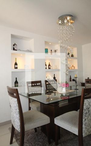 Casa de condomínio à venda com 360m², 4 quartos e 4 vagasSala de Jantar