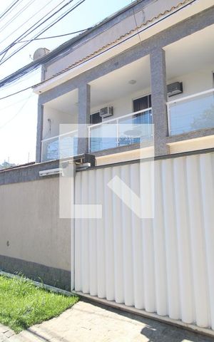 Casa de condomínio à venda com 360m², 4 quartos e 4 vagasFachada 