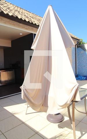 Casa de condomínio à venda com 360m², 4 quartos e 4 vagasTerraço