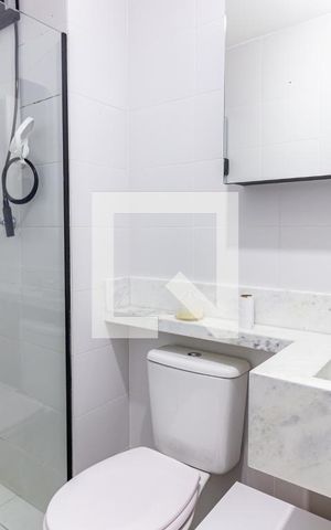 Apartamento à venda com 40m², 2 quartos e sem vaga Apartamento à venda com 40m², 2 quartos e sem vagaBanheiro
