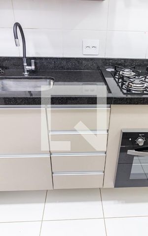 Apartamento à venda com 40m², 2 quartos e sem vaga Apartamento à venda com 40m², 2 quartos e sem vagaCozinha e Área de Serviço