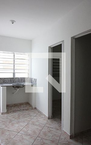 Casa para alugar com 40m², 2 quartos e sem vagaSala/Cozinha