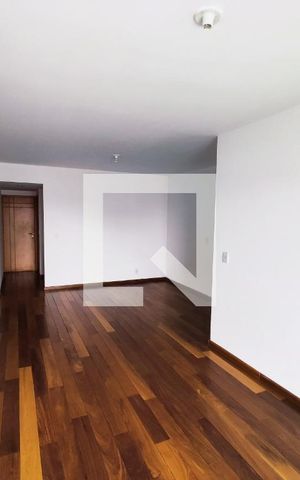 Apartamento à venda com 112m², 4 quartos e 2 vagas Apartamento à venda com 112m², 4 quartos e 2 vagasSala